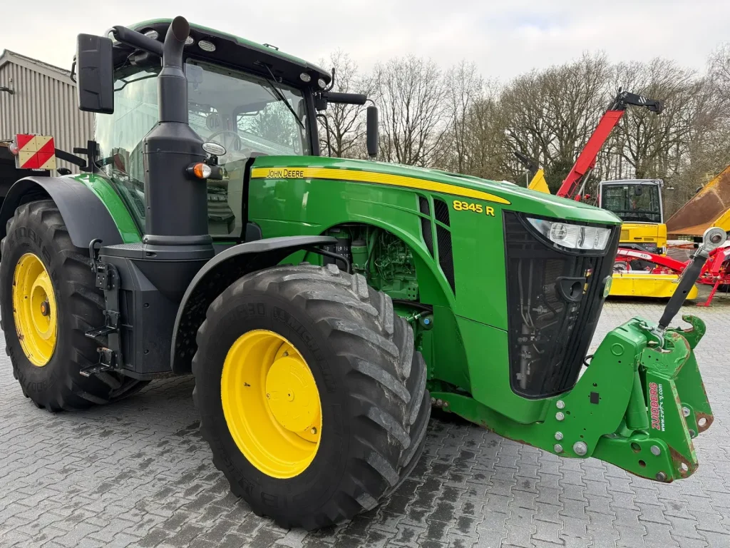 Tractor John Deere 8345 – exemplu de echipament agricol finanțat prin leasing de Anbia Capital